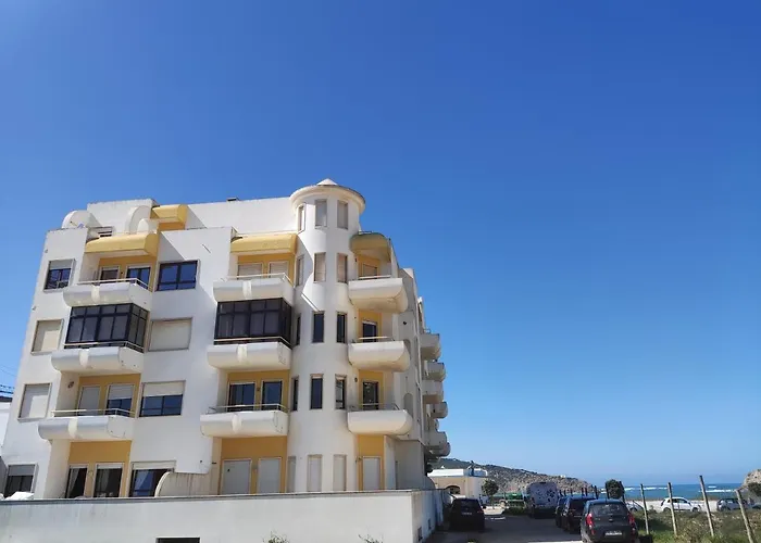 By The Beach! With Large Balcony! Apartment *